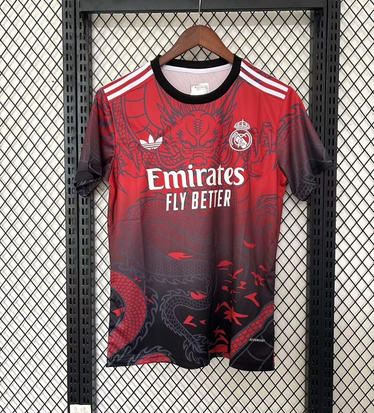 Maillot 24/25 Real Madrid Rouge Spécial